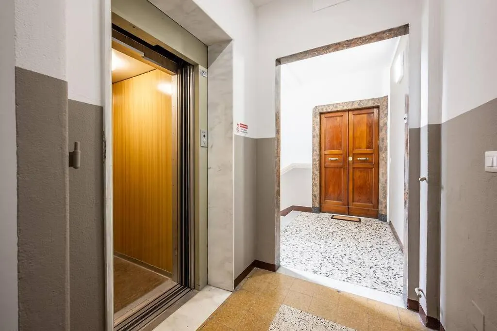 Cucchiari Suite 1A Modena 0*,